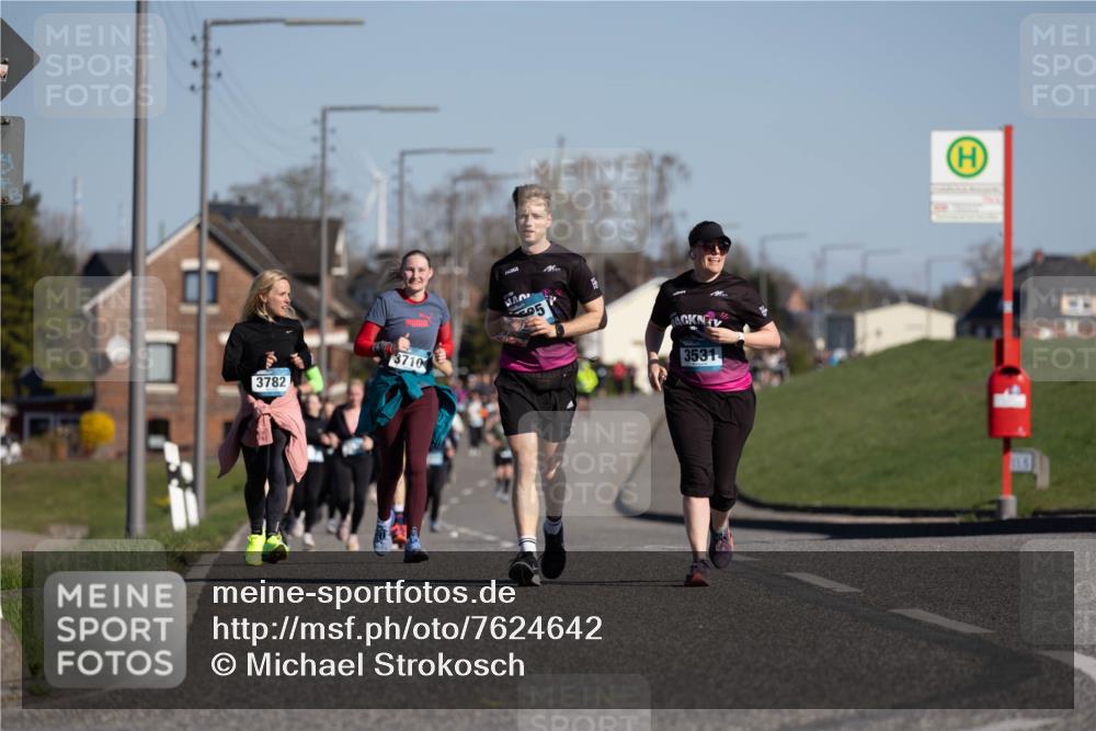 06.04.2025 - 44. Internationalen Wilhelmsburger Insellauf Michael Strokosch http://msf.ph/oto/7624642 06.04.2025 10:10:13 Laufen 3710, 3782, 25, 3531 meine-sportfotos.de