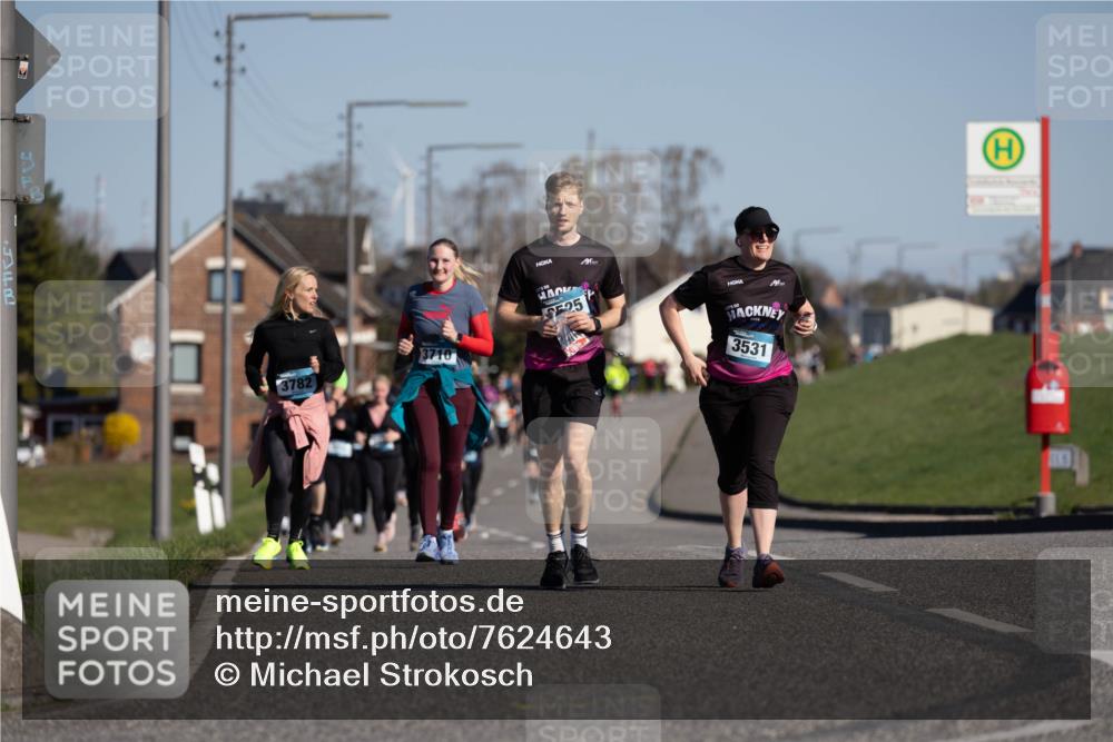 06.04.2025 - 44. Internationalen Wilhelmsburger Insellauf Michael Strokosch http://msf.ph/oto/7624643 06.04.2025 10:10:13 Laufen 3710, 3782, 25, 995, 3531 meine-sportfotos.de