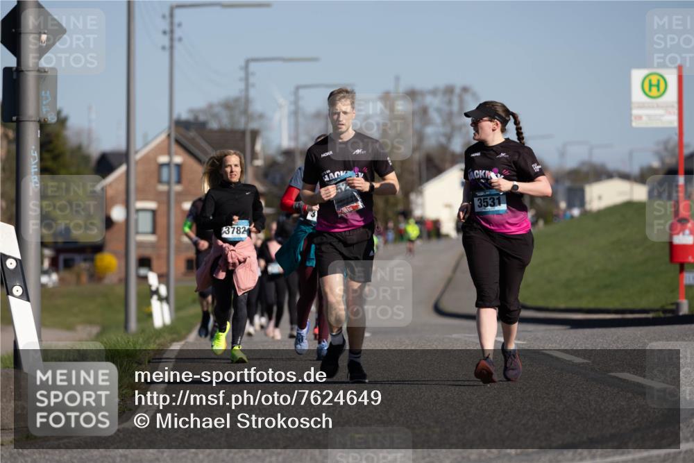 06.04.2025 - 44. Internationalen Wilhelmsburger Insellauf Michael Strokosch http://msf.ph/oto/7624649 06.04.2025 10:10:15 Laufen 3782, 3531 meine-sportfotos.de