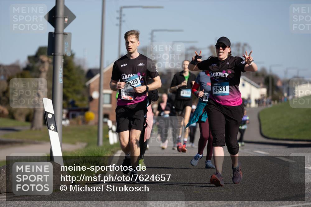06.04.2025 - 44. Internationalen Wilhelmsburger Insellauf Michael Strokosch http://msf.ph/oto/7624657 06.04.2025 10:10:17 Laufen 44, 500, 525, 3531 meine-sportfotos.de