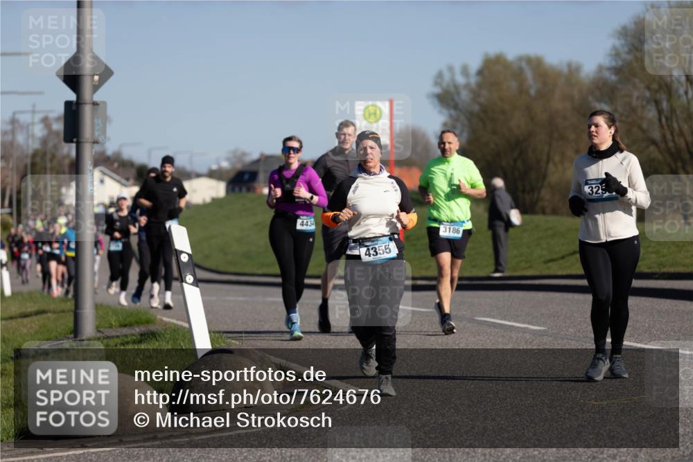 06.04.2025 - 44. Internationalen Wilhelmsburger Insellauf Michael Strokosch http://msf.ph/oto/7624676 06.04.2025 10:11:19 Laufen 4434, 4355, 3186, 325 meine-sportfotos.de