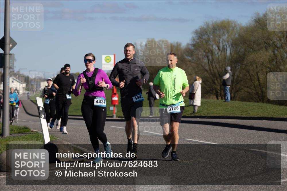 06.04.2025 - 44. Internationalen Wilhelmsburger Insellauf Michael Strokosch http://msf.ph/oto/7624683 06.04.2025 10:11:23 Laufen 4434, 444, 3186 meine-sportfotos.de