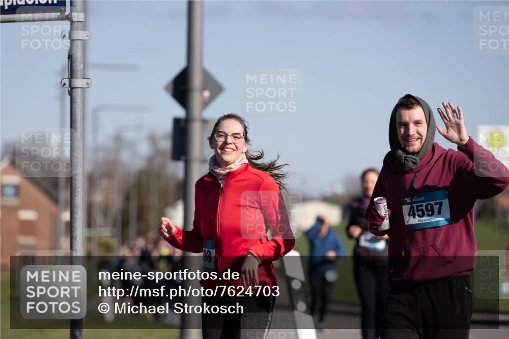 06.04.2025 - 44. Internationalen Wilhelmsburger Insellauf Michael Strokosch http://msf.ph/oto/7624703 06.04.2025 10:12:05 Laufen 98, 4597 meine-sportfotos.de