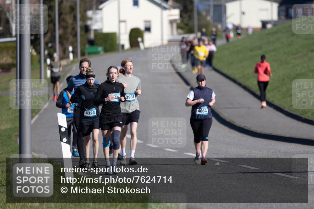 06.04.2025 - 44. Internationalen Wilhelmsburger Insellauf Michael Strokosch http://msf.ph/oto/7624714 06.04.2025 10:13:33 Laufen 38, 4323, 45, 3935, 4064 meine-sportfotos.de