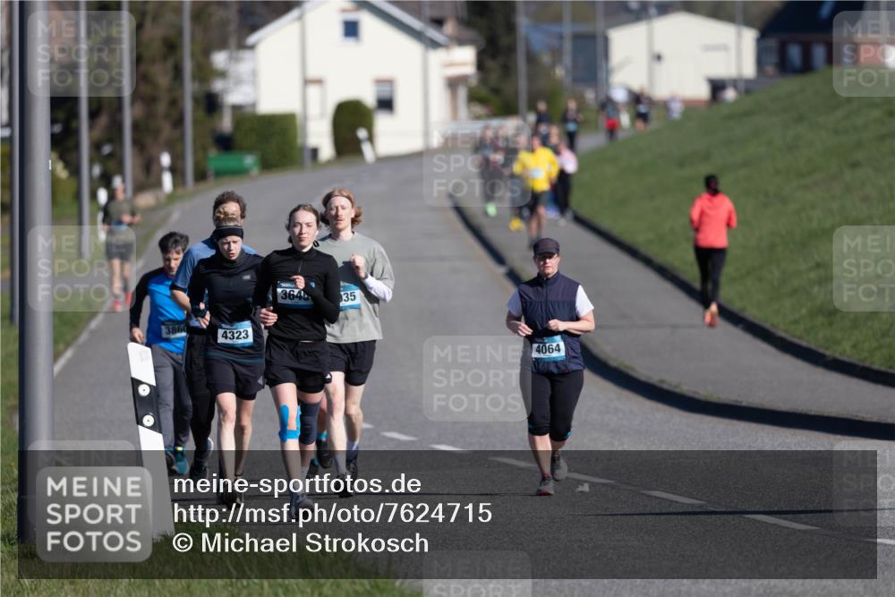 06.04.2025 - 44. Internationalen Wilhelmsburger Insellauf Michael Strokosch http://msf.ph/oto/7624715 06.04.2025 10:13:33 Laufen 3860, 4323, 364, 35, 4064 meine-sportfotos.de