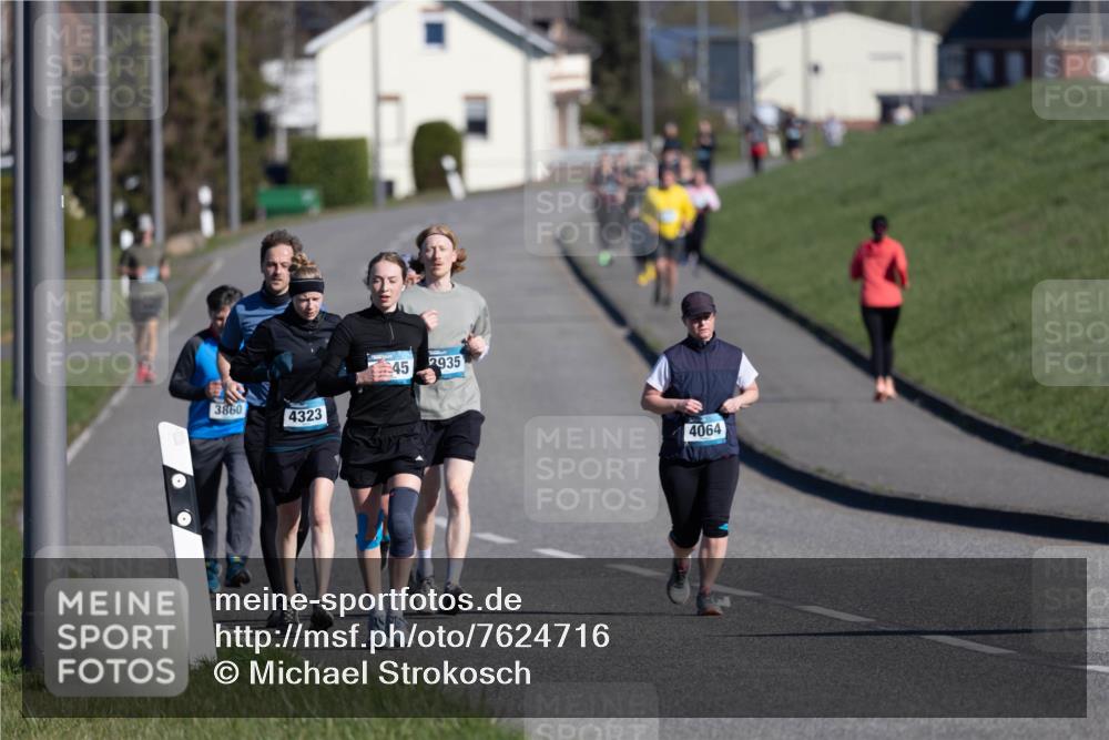 06.04.2025 - 44. Internationalen Wilhelmsburger Insellauf Michael Strokosch http://msf.ph/oto/7624716 06.04.2025 10:13:33 Laufen 3860, 4323, 45, 2935, 4064 meine-sportfotos.de