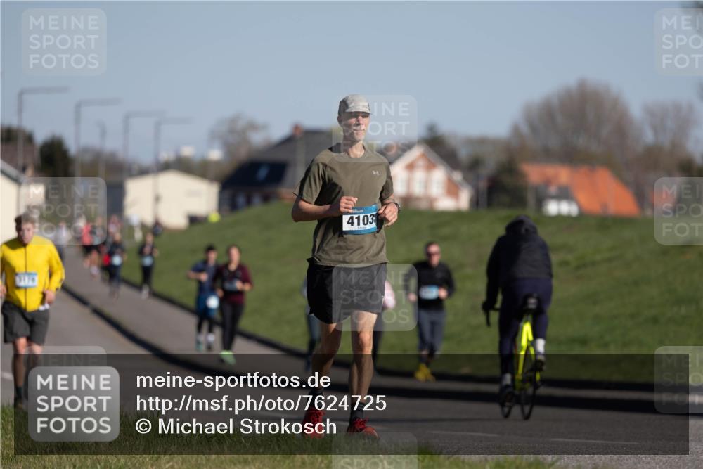 06.04.2025 - 44. Internationalen Wilhelmsburger Insellauf Michael Strokosch http://msf.ph/oto/7624725 06.04.2025 10:14:19 Laufen 4103 meine-sportfotos.de
