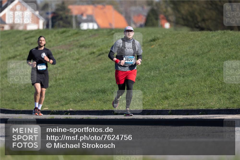 06.04.2025 - 44. Internationalen Wilhelmsburger Insellauf Michael Strokosch http://msf.ph/oto/7624756 06.04.2025 10:15:12 Laufen 3822, 3321 meine-sportfotos.de