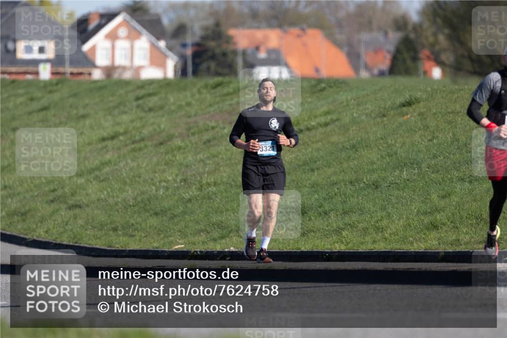 06.04.2025 - 44. Internationalen Wilhelmsburger Insellauf Michael Strokosch http://msf.ph/oto/7624758 06.04.2025 10:15:15 Laufen 3321 meine-sportfotos.de