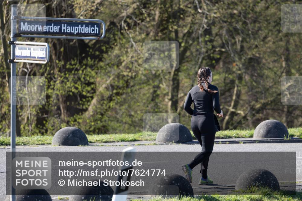 06.04.2025 - 44. Internationalen Wilhelmsburger Insellauf Michael Strokosch http://msf.ph/oto/7624774 06.04.2025 10:17:13 Laufen  meine-sportfotos.de