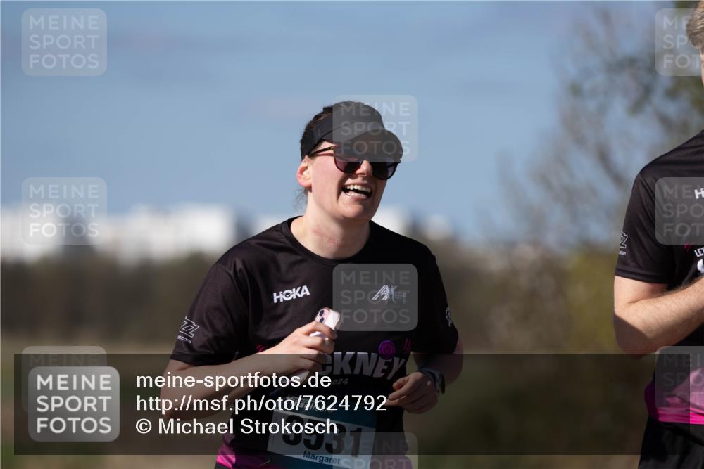 06.04.2025 - 44. Internationalen Wilhelmsburger Insellauf Michael Strokosch http://msf.ph/oto/7624792 06.04.2025 10:42:44 Laufen 7, 44, 2024, 3531, 2 meine-sportfotos.de