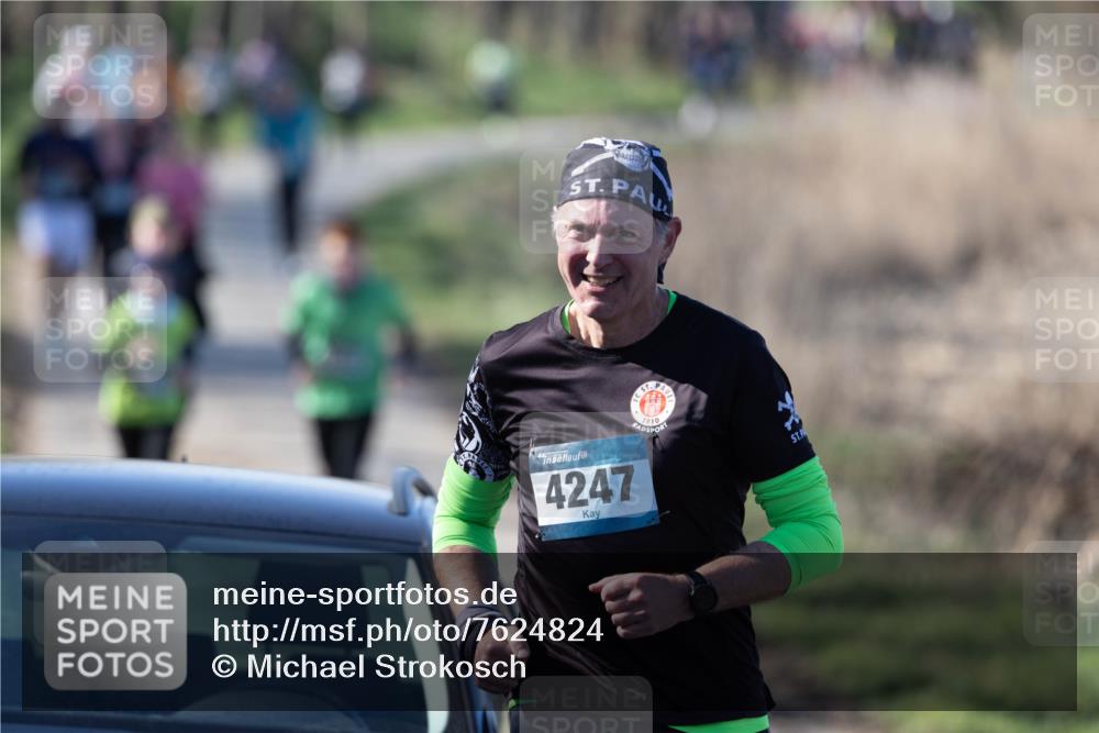 06.04.2025 - 44. Internationalen Wilhelmsburger Insellauf Michael Strokosch http://msf.ph/oto/7624824 06.04.2025 10:43:37 Laufen 4247, 1910 meine-sportfotos.de