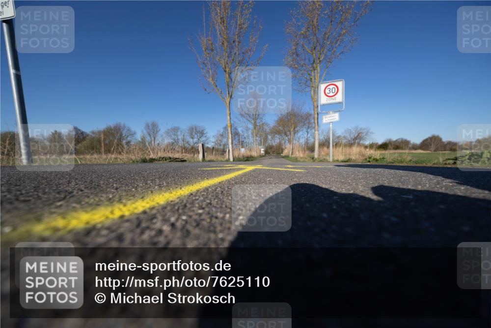 06.04.2025 - 44. Internationalen Wilhelmsburger Insellauf Michael Strokosch http://msf.ph/oto/7625110 06.04.2025 09:04:22 Laufen 30 meine-sportfotos.de