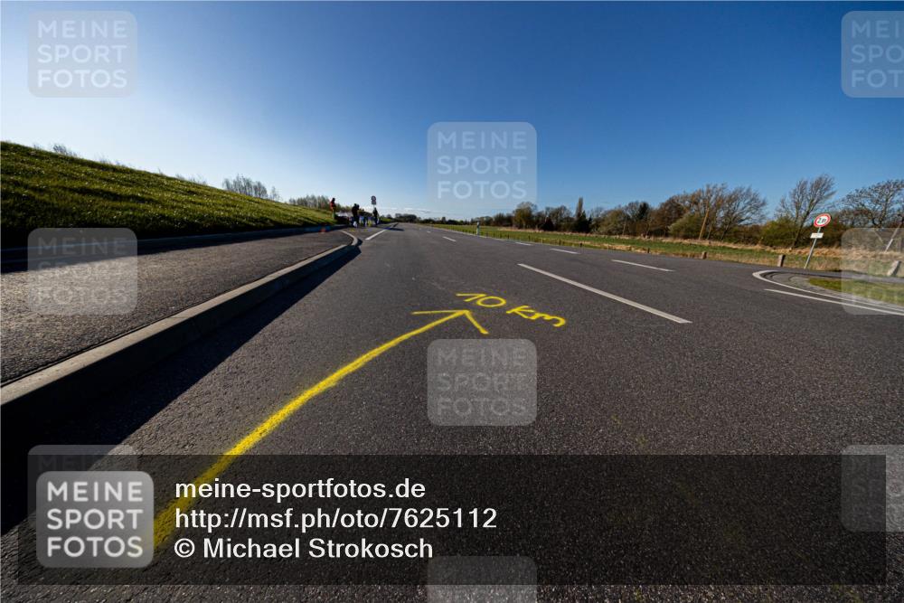 06.04.2025 - 44. Internationalen Wilhelmsburger Insellauf Michael Strokosch http://msf.ph/oto/7625112 06.04.2025 09:08:38 Laufen 10 meine-sportfotos.de