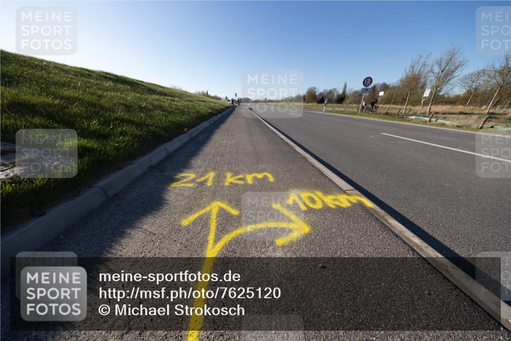 06.04.2025 - 44. Internationalen Wilhelmsburger Insellauf Michael Strokosch http://msf.ph/oto/7625120 06.04.2025 09:09:30 Laufen 21 meine-sportfotos.de
