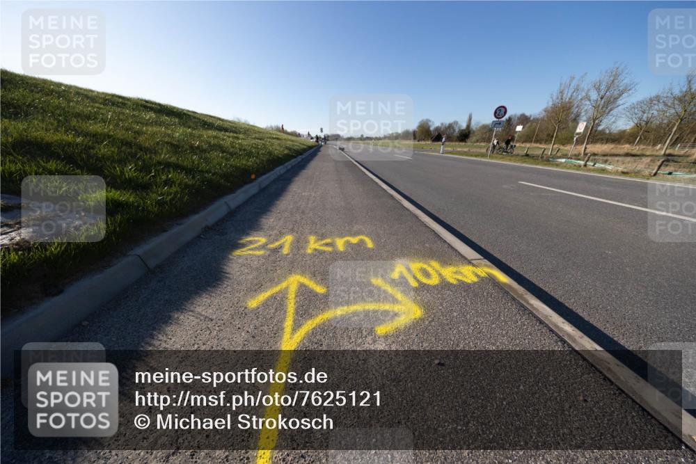 06.04.2025 - 44. Internationalen Wilhelmsburger Insellauf Michael Strokosch http://msf.ph/oto/7625121 06.04.2025 09:09:31 Laufen 21 meine-sportfotos.de