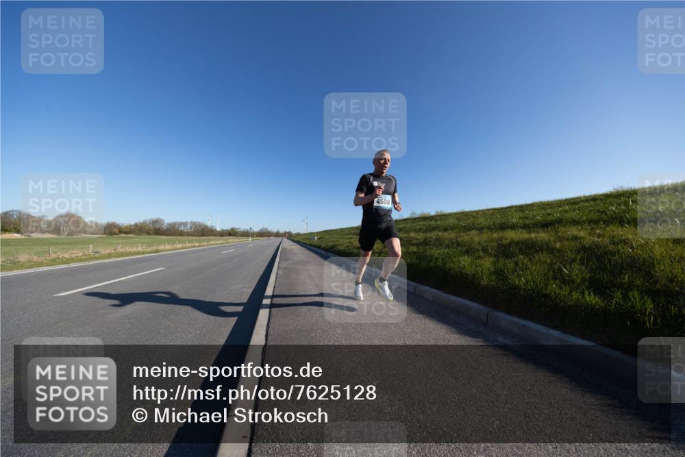 06.04.2025 - 44. Internationalen Wilhelmsburger Insellauf Michael Strokosch http://msf.ph/oto/7625128 06.04.2025 09:16:17 Laufen 4500 meine-sportfotos.de