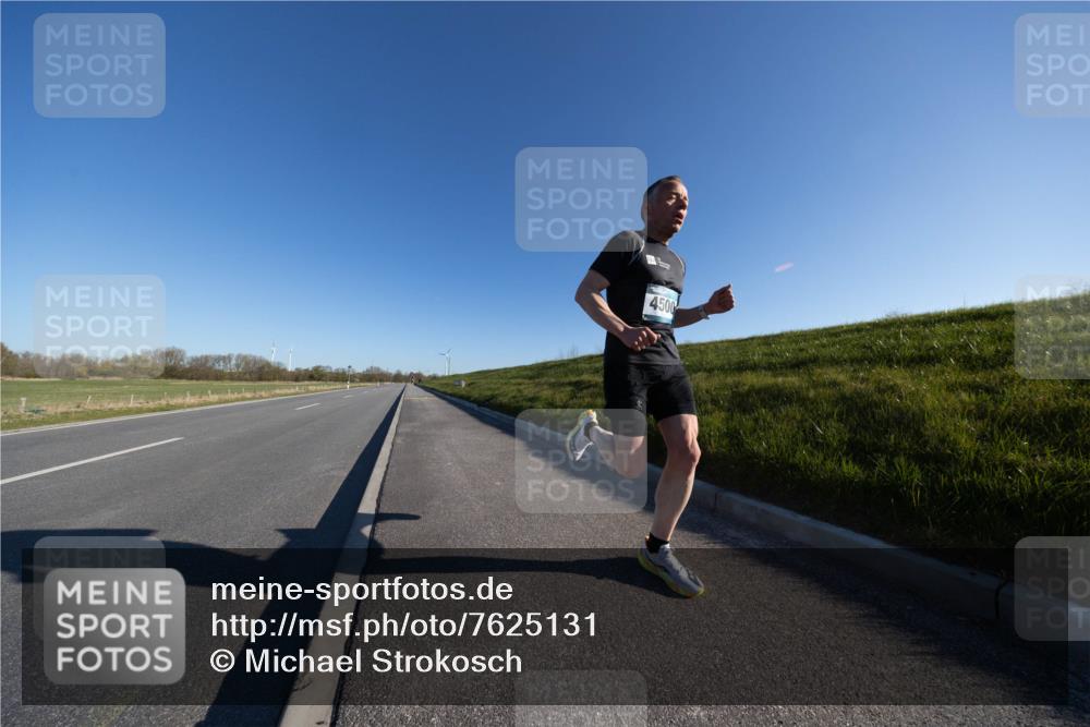 06.04.2025 - 44. Internationalen Wilhelmsburger Insellauf Michael Strokosch http://msf.ph/oto/7625131 06.04.2025 09:16:17 Laufen 4500 meine-sportfotos.de