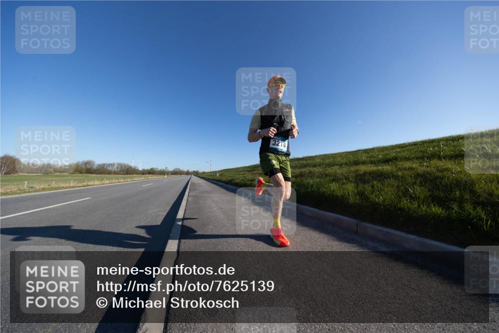 06.04.2025 - 44. Internationalen Wilhelmsburger Insellauf Michael Strokosch http://msf.ph/oto/7625139 06.04.2025 09:16:28 Laufen 3214 meine-sportfotos.de