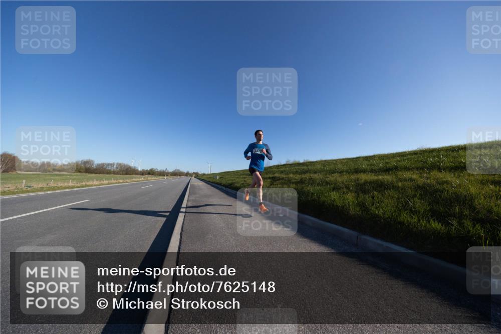 06.04.2025 - 44. Internationalen Wilhelmsburger Insellauf Michael Strokosch http://msf.ph/oto/7625148 06.04.2025 09:16:49 Laufen 3475 meine-sportfotos.de