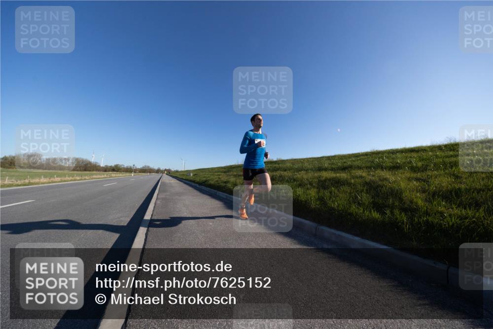 06.04.2025 - 44. Internationalen Wilhelmsburger Insellauf Michael Strokosch http://msf.ph/oto/7625152 06.04.2025 09:16:49 Laufen  meine-sportfotos.de