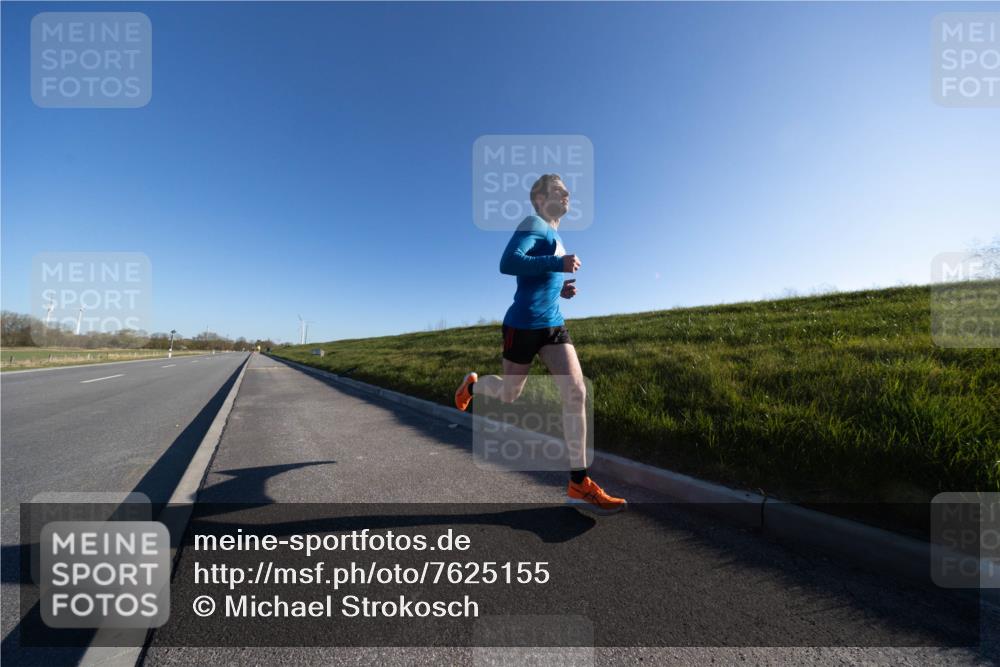 06.04.2025 - 44. Internationalen Wilhelmsburger Insellauf Michael Strokosch http://msf.ph/oto/7625155 06.04.2025 09:16:49 Laufen  meine-sportfotos.de