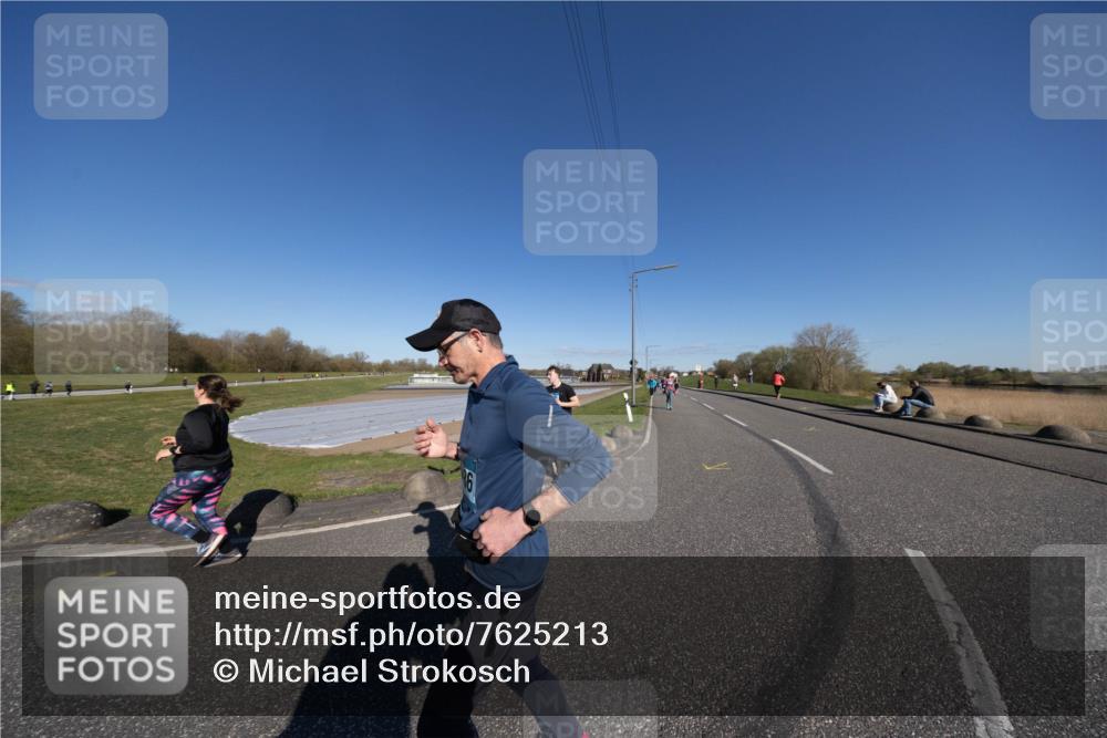 06.04.2025 - 44. Internationalen Wilhelmsburger Insellauf Michael Strokosch http://msf.ph/oto/7625213 06.04.2025 10:13:03 Laufen  meine-sportfotos.de