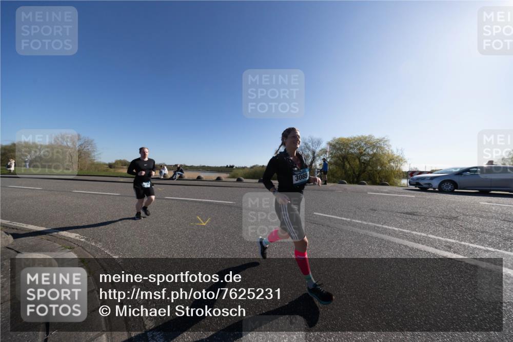 06.04.2025 - 44. Internationalen Wilhelmsburger Insellauf Michael Strokosch http://msf.ph/oto/7625231 06.04.2025 10:13:14 Laufen 3085 meine-sportfotos.de