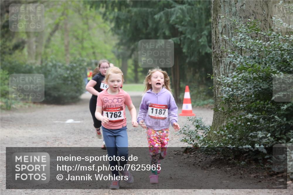 13.04.2025 - Hammer Lauf Jannik Wohlers http://msf.ph/oto/7625965 13.04.2025 08:23:38 Laufen 14, 15, 1762, 15, 1187 meine-sportfotos.de