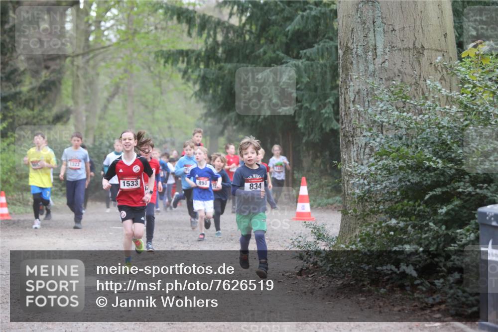 13.04.2025 - Hammer Lauf Jannik Wohlers http://msf.ph/oto/7626519 13.04.2025 08:21:13 Laufen 1322, 1441, 1533, 898, 834 meine-sportfotos.de