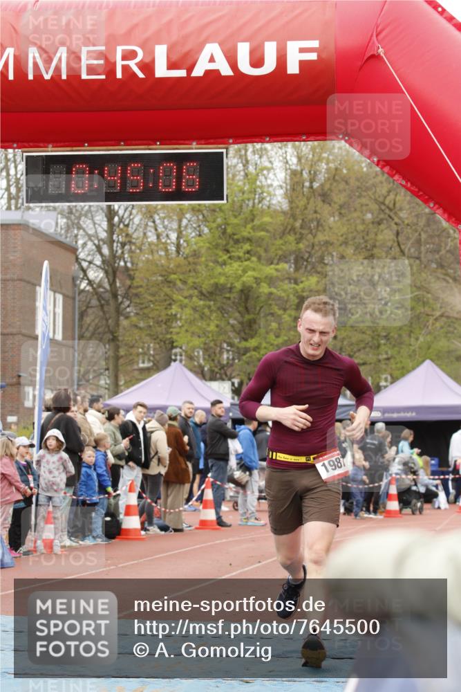 13.04.2025 - Hammer Lauf A. Gomolzig http://msf.ph/oto/7645500 13.04.2025 10:31:05 Ziel 132, 889, 1987 meine-sportfotos.de