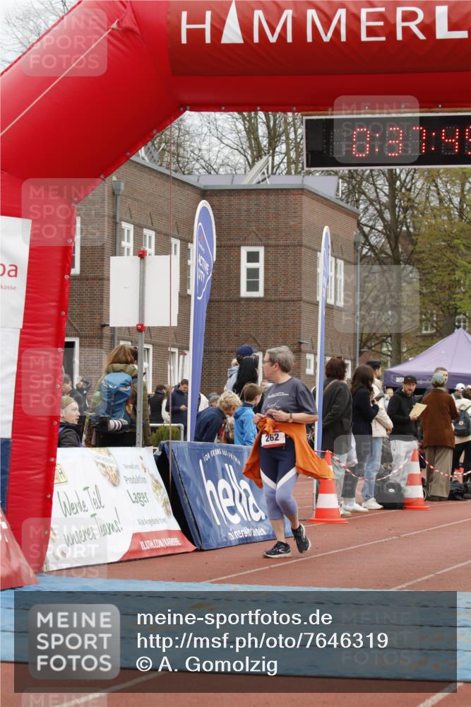 13.04.2025 - Hammer Lauf A. Gomolzig http://msf.ph/oto/7646319 13.04.2025 10:23:44 Ziel 262, 702, 1855 meine-sportfotos.de