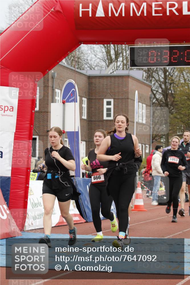 13.04.2025 - Hammer Lauf A. Gomolzig http://msf.ph/oto/7647092 13.04.2025 10:18:07 Ziel 182, 183, 346, 561, 562, 580, 666, 856, 895, 1053, 1054 meine-sportfotos.de