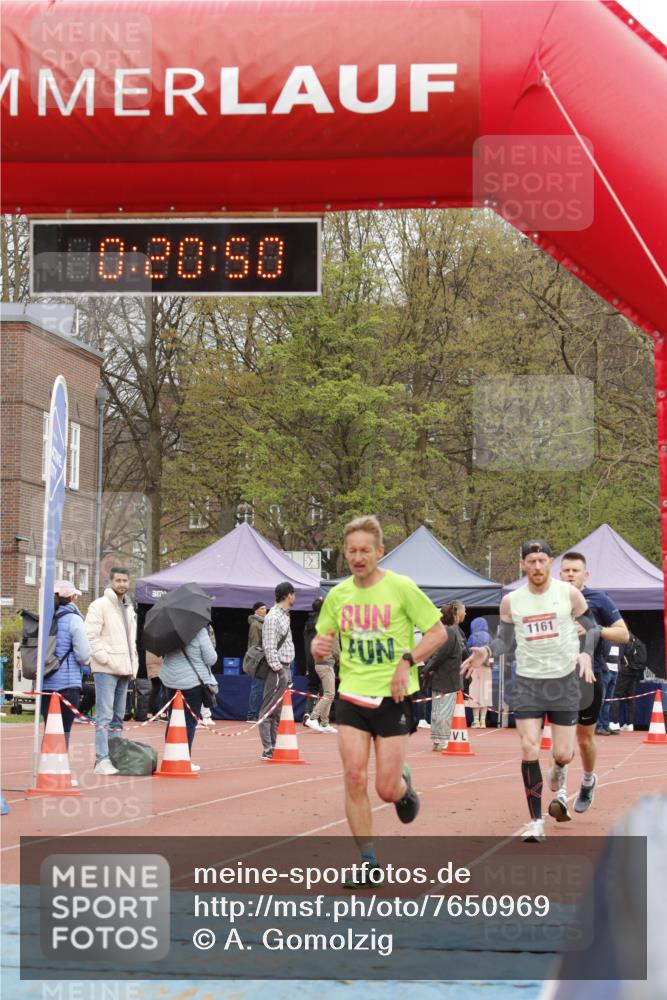 13.04.2025 - Hammer Lauf A. Gomolzig http://msf.ph/oto/7650969 13.04.2025 10:06:50 Ziel 404, 1161, 1704, 1980 meine-sportfotos.de