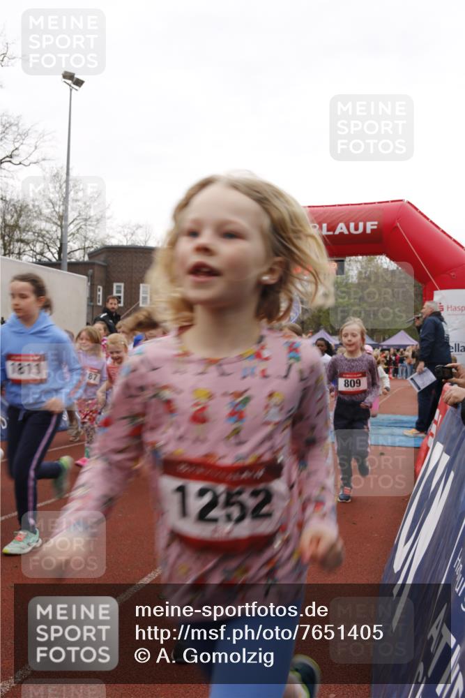 13.04.2025 - Hammer Lauf A. Gomolzig http://msf.ph/oto/7651405 13.04.2025 09:19:20 Ziel 402, 437, 542, 612, 640, 680, 775, 778, 794, 795, 797, 798, 802, 803, 808, 809, 810, 813, 816, 820, 836, 842, 846, 848, 854, 865, 866, 867, 893, 901, 919, 934, 940, 941, 954, 957, 963, 964, 973, 1015, 1075, 1126, 1141, 1171, 1172, 1187, 1230, 1233, 1234, 1241, 1250 meine-sportfotos.de