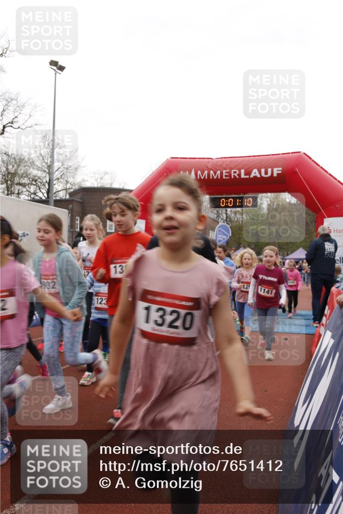 13.04.2025 - Hammer Lauf A. Gomolzig http://msf.ph/oto/7651412 13.04.2025 09:19:18 Ziel 402, 437, 542, 595, 612, 640, 680, 682, 691, 727, 775, 778, 788, 794, 795, 797, 798, 802, 803, 805, 808, 809, 810, 813, 816, 820, 836, 842, 846, 848, 854, 857, 864, 865, 866, 867, 881, 886, 890, 893, 901, 919, 921, 934, 940, 941, 942, 949, 954, 957, 963, 964, 973, 1015, 1075, 1126, 1129, 1141, 1171, 1172, 1187, 1210, 1230, 1233, 1234, 1240, 1241, 1250 meine-sportfotos.de