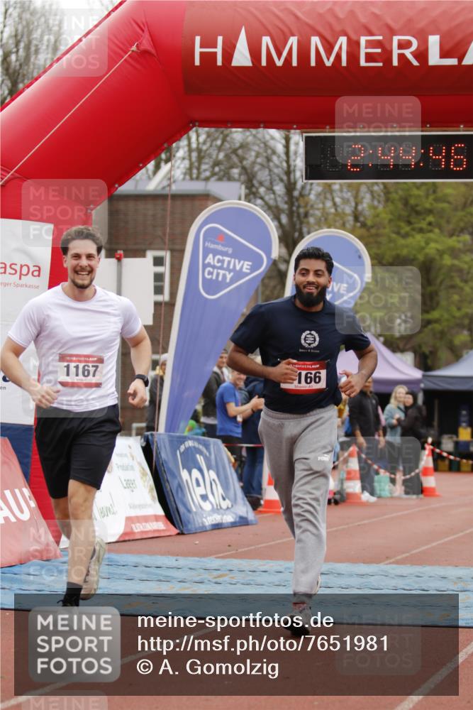 13.04.2025 - Hammer Lauf A. Gomolzig http://msf.ph/oto/7651981 13.04.2025 13:44:44 Ziel 1166, 1167 meine-sportfotos.de