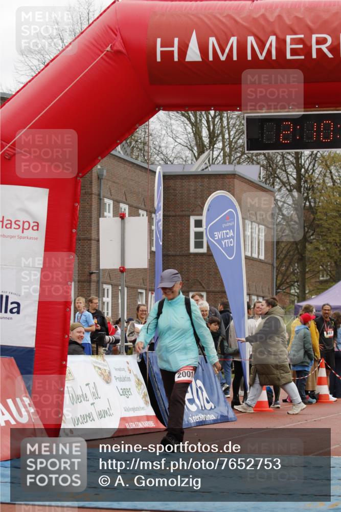 13.04.2025 - Hammer Lauf A. Gomolzig http://msf.ph/oto/7652753 13.04.2025 13:10:49 Ziel 2001 meine-sportfotos.de