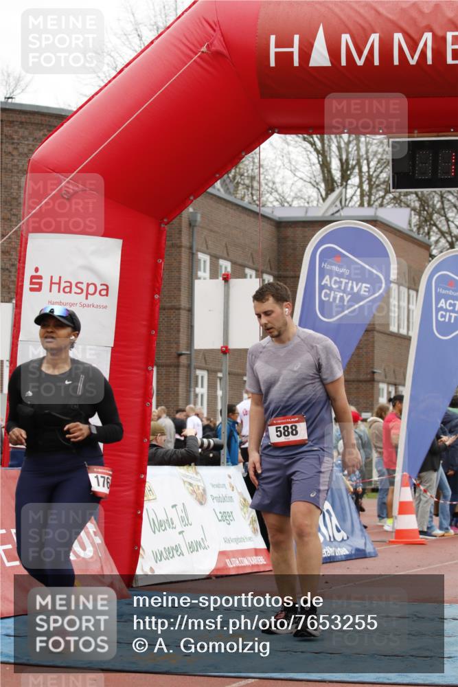 13.04.2025 - Hammer Lauf A. Gomolzig http://msf.ph/oto/7653255 13.04.2025 12:58:49 Ziel 588, 599, 1768 meine-sportfotos.de