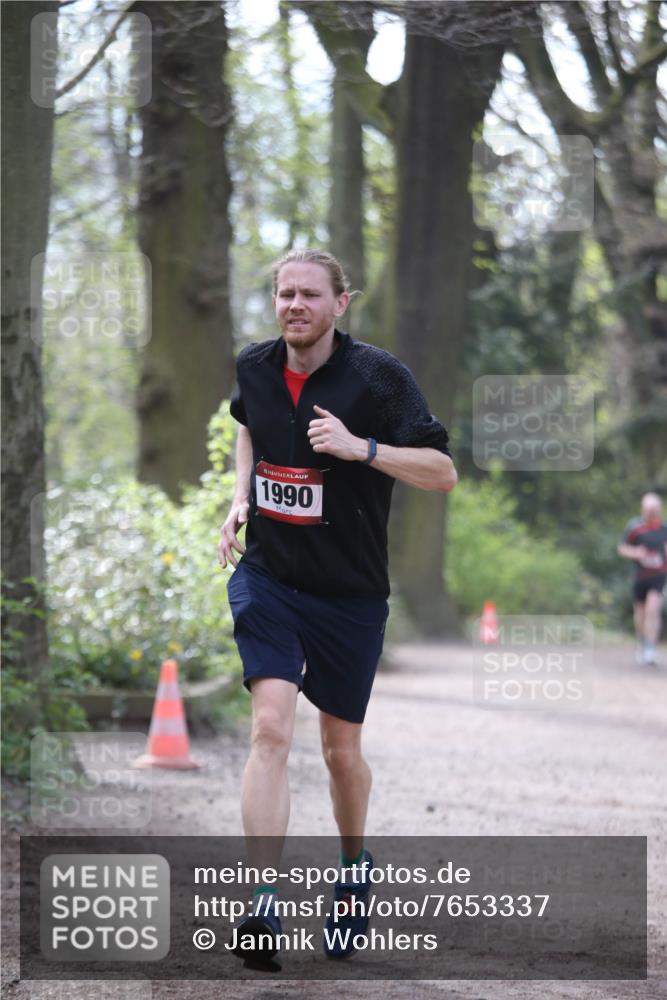 13.04.2025 - Hammer Lauf Jannik Wohlers http://msf.ph/oto/7653337 13.04.2025 10:40:27 Laufen 1990 meine-sportfotos.de