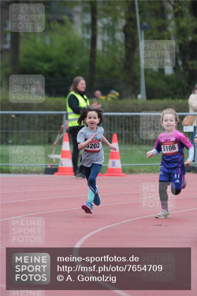 13.04.2025 - Hammer Lauf A. Gomolzig http://msf.ph/oto/7654709 13.04.2025 09:02:01 Ziel  meine-sportfotos.de