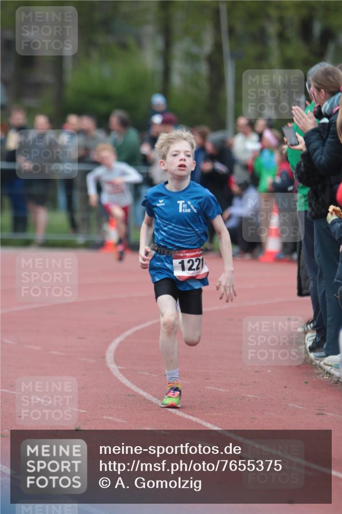 13.04.2025 - Hammer Lauf A. Gomolzig http://msf.ph/oto/7655375 13.04.2025 09:22:23 Ziel 782, 822, 1073, 1221, 1915 meine-sportfotos.de