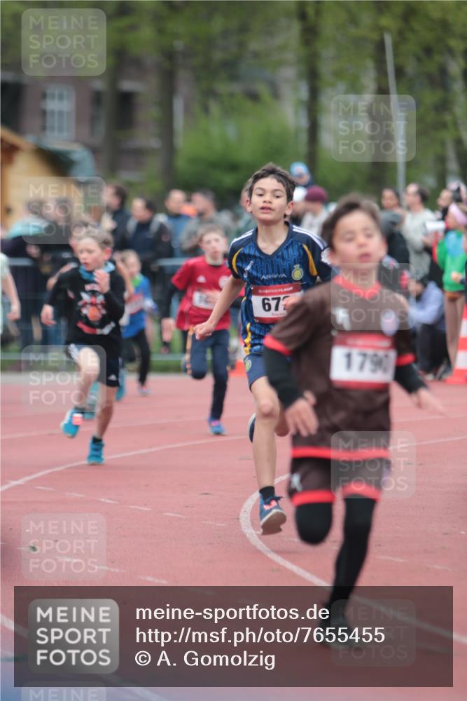 13.04.2025 - Hammer Lauf A. Gomolzig http://msf.ph/oto/7655455 13.04.2025 09:22:48 Ziel 535, 672, 883, 909, 931, 968, 1034, 1038, 1050, 1102, 1235, 1259, 1306, 1417, 1726, 1790 meine-sportfotos.de