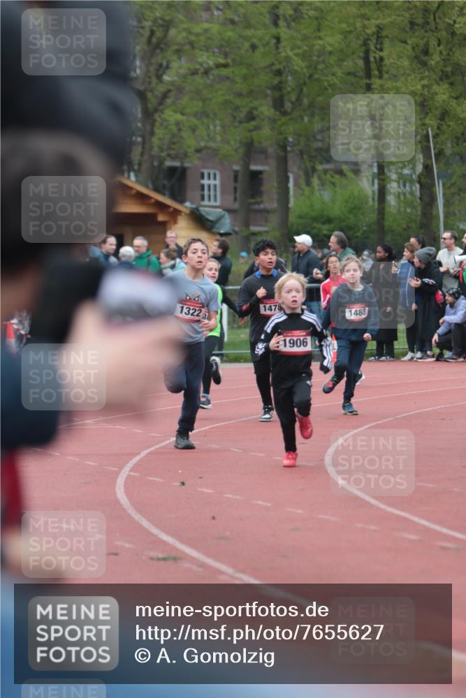 13.04.2025 - Hammer Lauf A. Gomolzig http://msf.ph/oto/7655627 13.04.2025 09:23:50 Ziel 944, 1129, 1211, 1309, 1322, 1478, 1488, 1533, 1906 meine-sportfotos.de
