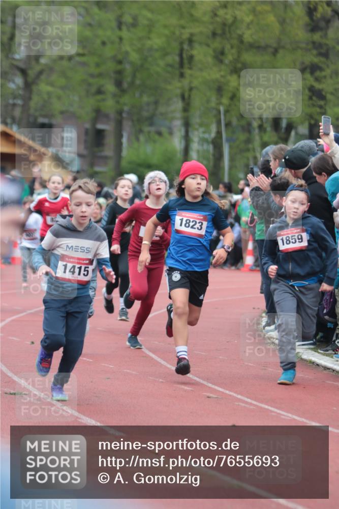 13.04.2025 - Hammer Lauf A. Gomolzig http://msf.ph/oto/7655693 13.04.2025 09:24:11 Ziel 358, 363, 370, 373, 811, 827, 847, 849, 869, 907, 1128, 1209, 1356, 1415, 1450, 1493, 1507, 1509, 1519, 1535, 1823, 1890 meine-sportfotos.de