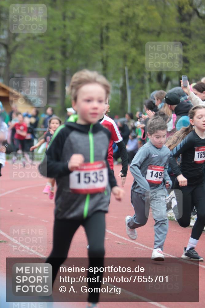 13.04.2025 - Hammer Lauf A. Gomolzig http://msf.ph/oto/7655701 13.04.2025 09:24:13 Ziel 358, 363, 370, 373, 811, 827, 847, 849, 907, 1128, 1209, 1356, 1436, 1450, 1479, 1493, 1507, 1509, 1519, 1539, 1779, 1890 meine-sportfotos.de