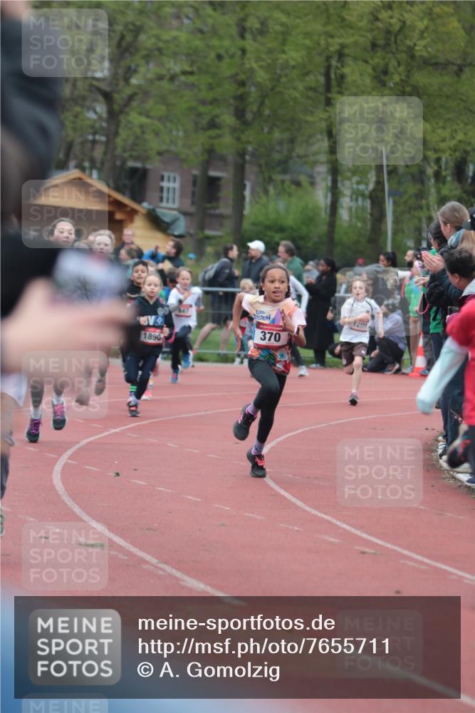 13.04.2025 - Hammer Lauf A. Gomolzig http://msf.ph/oto/7655711 13.04.2025 09:24:16 Ziel 363, 370, 373, 734, 780, 786, 787, 799, 847, 849, 870, 907, 913, 1037, 1128, 1170, 1209, 1356, 1436, 1450, 1479, 1507, 1509, 1519, 1539, 1779, 1890 meine-sportfotos.de