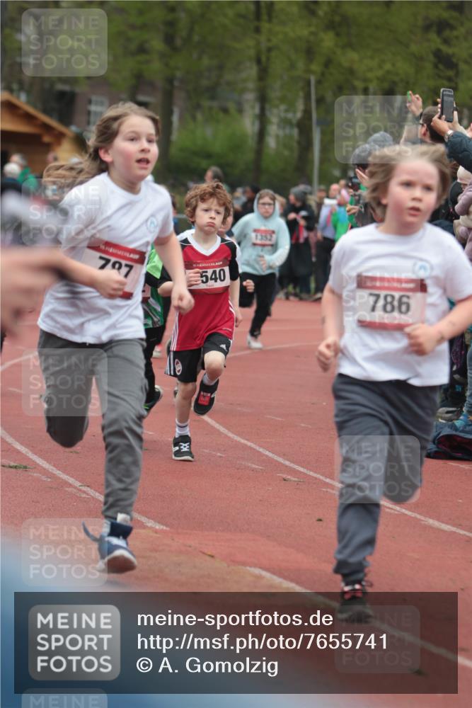 13.04.2025 - Hammer Lauf A. Gomolzig http://msf.ph/oto/7655741 13.04.2025 09:24:27 Ziel 785, 793, 801, 825, 840, 877, 992, 1036, 1065, 1116, 1295, 1352, 1426, 1431, 1437, 1442, 1452, 1470, 1486, 1540, 1621, 1722, 1886, 1905 meine-sportfotos.de