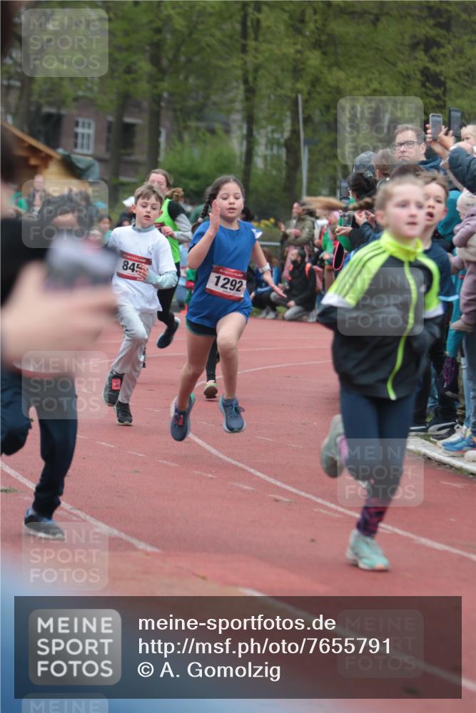 13.04.2025 - Hammer Lauf A. Gomolzig http://msf.ph/oto/7655791 13.04.2025 09:24:48 Ziel 403, 612, 814, 845, 918, 1026, 1052, 1062, 1169, 1186, 1292, 1311, 1316, 1367, 1406, 1446, 1475, 1477, 1484, 1490, 1506, 1513, 1516, 1524, 1525, 1526, 1549, 1550, 1721, 1754, 1773, 1821 meine-sportfotos.de