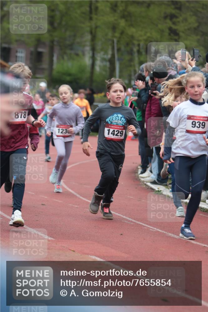 13.04.2025 - Hammer Lauf A. Gomolzig http://msf.ph/oto/7655854 13.04.2025 09:25:17 Ziel 716, 857, 878, 886, 939, 1210, 1230, 1241, 1350, 1404, 1429, 1434, 1462, 1518, 1624, 1882, 1885 meine-sportfotos.de